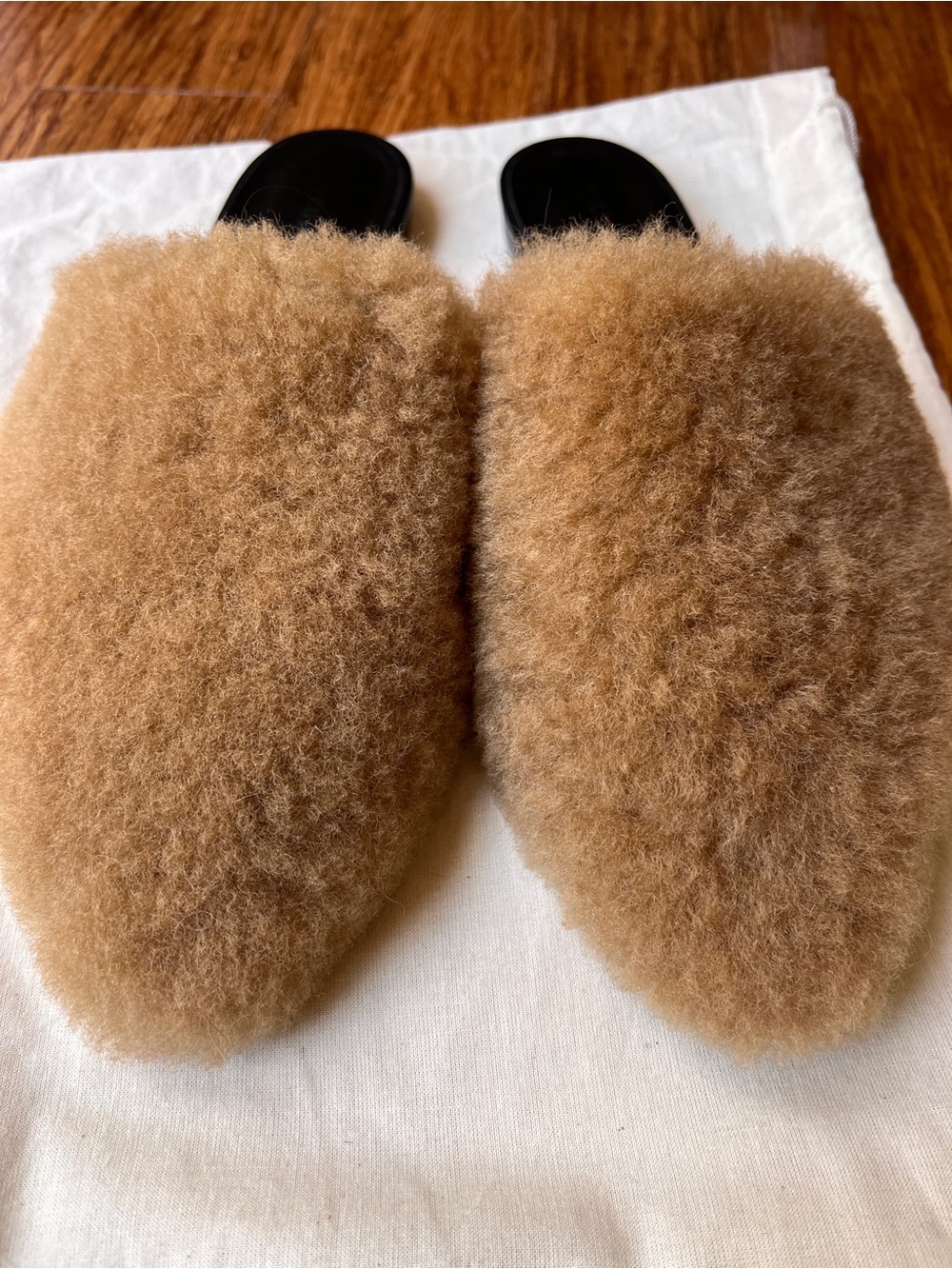 Jenni Kayne Plush Shearling Slide Mules in Camel Brown and Black - Picture 7 of 11